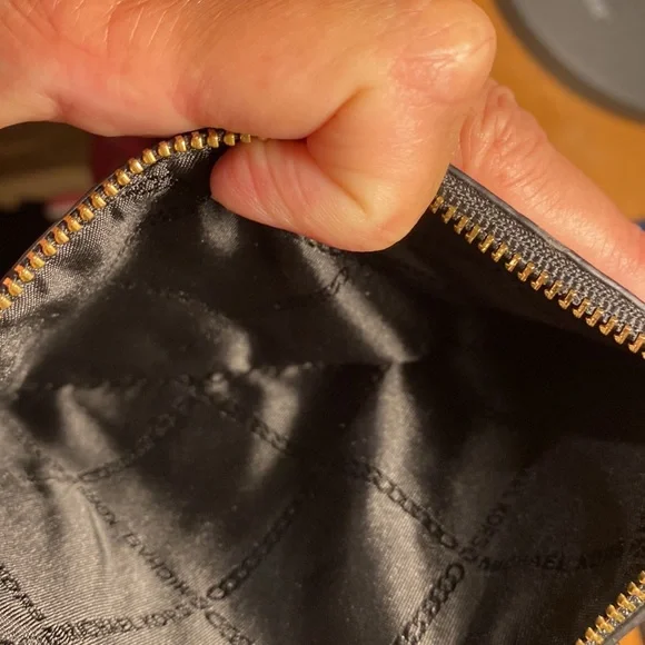 Michael Kors Adele Rose studded Leather Smartphone Wallet Black - Picture 9 of 12